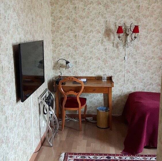 חדר סופריור יחיד, L Lacko