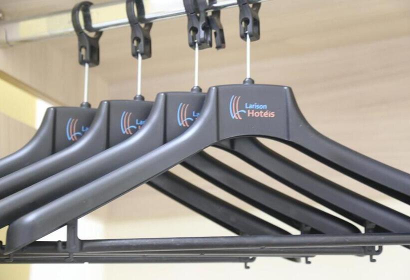 标准三人间, Larison Hoteis  Porto Velho