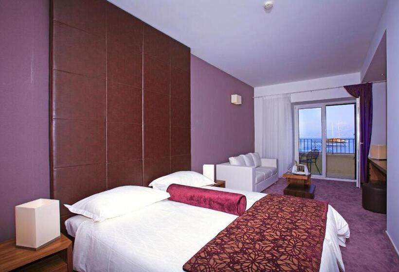 Номер Стандарт Вид на Море с Балконом, Lipa
