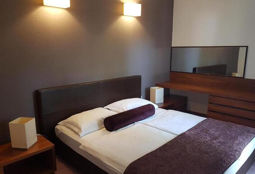 Family Suite, Lipa