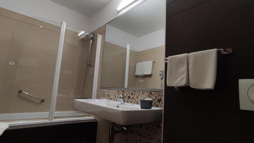 Номер Стандарт Вид на Море с Балконом, Lipa