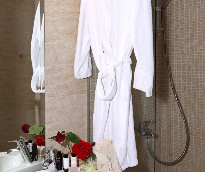 جناح جونيور مطلّ علي البحر, Mare Monte Small Boutique