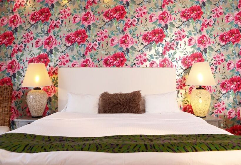 جناح جونيور مطلّ علي البحر, Mare Monte Small Boutique