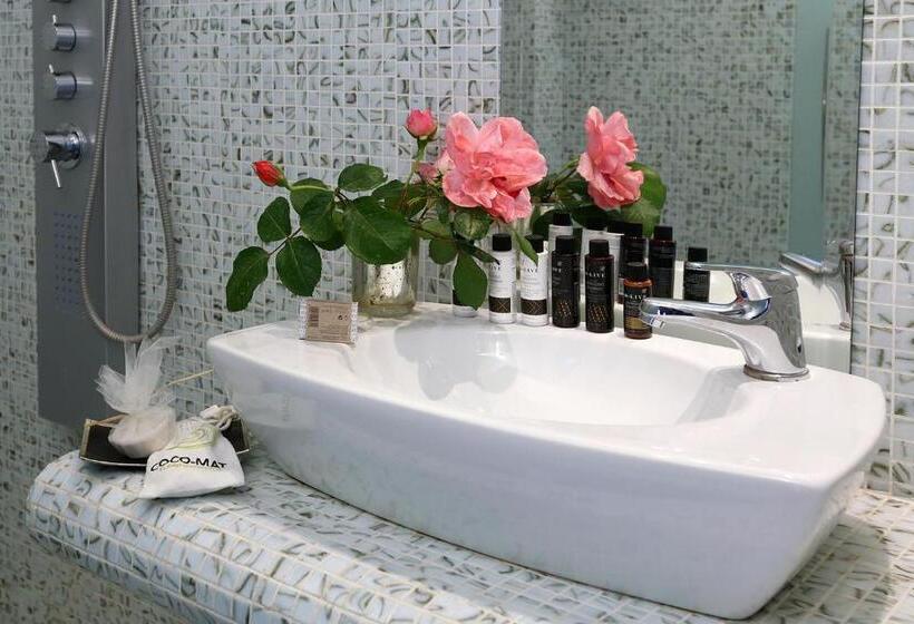 جناح ديلوكس مطل على البحر, Mare Monte Small Boutique