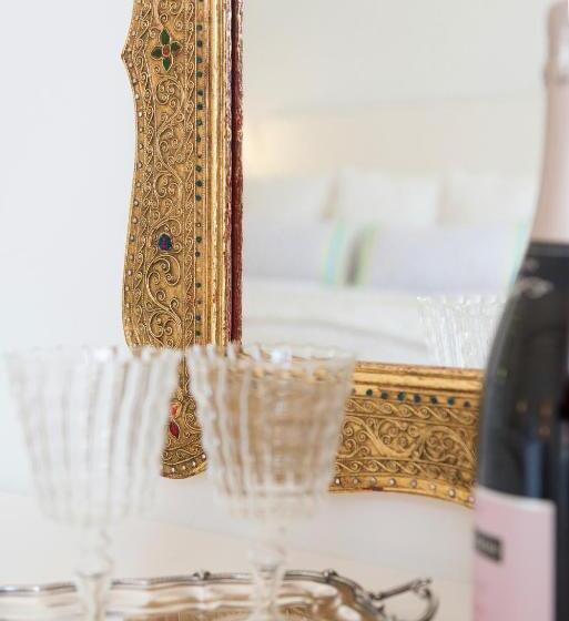 جناح جونيور مطلّ علي البحر, Mare Monte Small Boutique