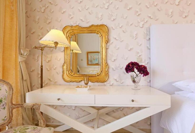 جناح جونيور مطلّ علي البحر, Mare Monte Small Boutique