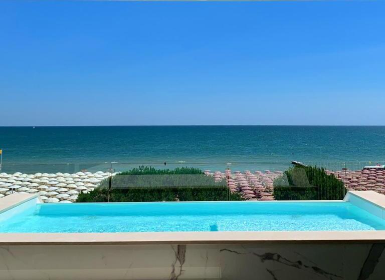 전용 풀장 스위트, Park Hotel Cellini