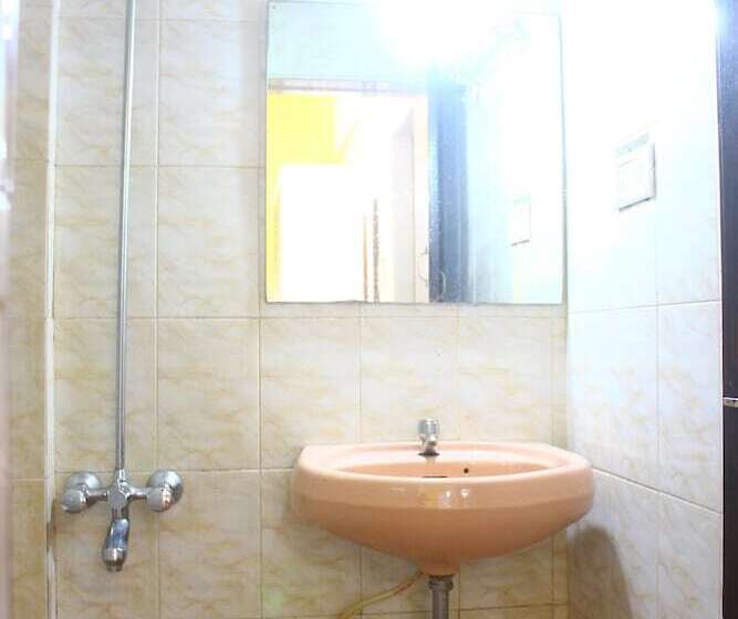 デラックスルーム, Poonam Village Resort