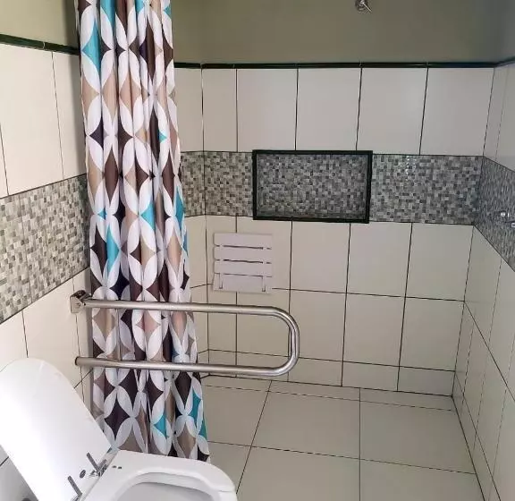 Standard-invahuone, Presidente