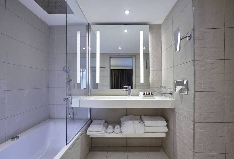 جناح سوبيريور, Pullman Paris Roissy Cdg Airport