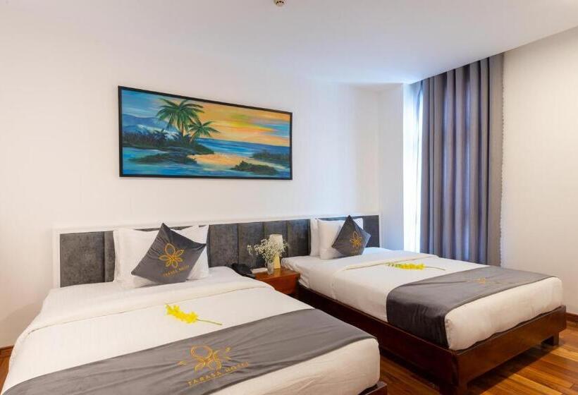 اتاق لوکس, Tarasa