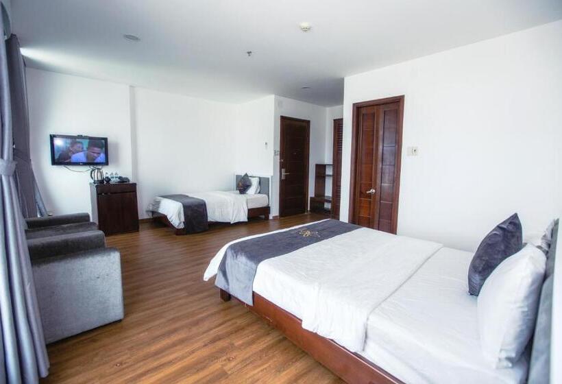 اتاق خانوادگی با چشمانداز دریا, Tarasa