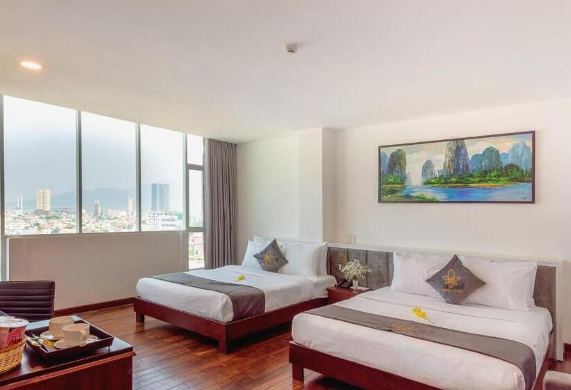 اتاق خانوادگی با چشمانداز دریا, Tarasa