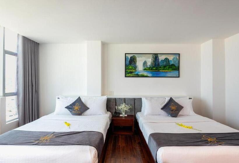 اتاق خانوادگی با چشمانداز دریا, Tarasa