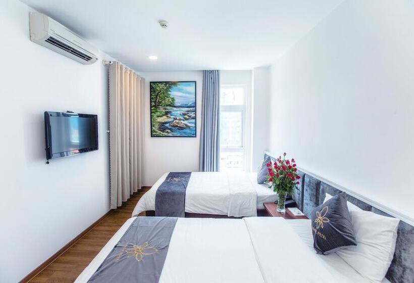 اتاق سوپریور با چشمانداز شهر, Tarasa