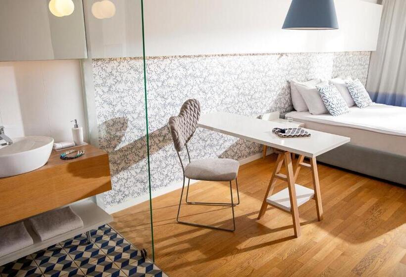 جناح جونيور مطلّ علي البحر, Tui Blue Makarska   Adults Only