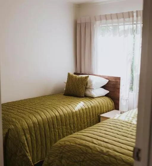 ３ベッドルームハウス, Peninsula Motel
