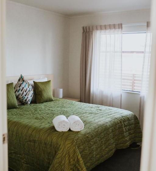 침실 3개 주택, Peninsula Motel