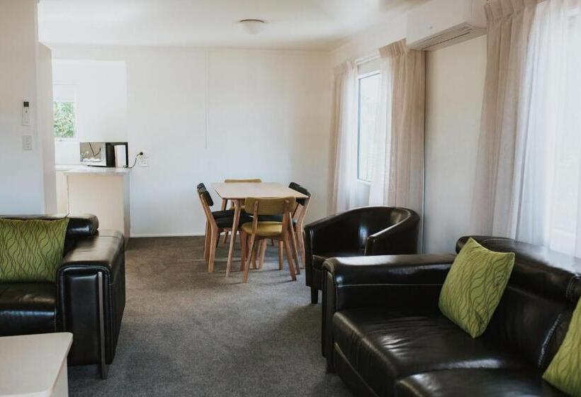 침실 3개 주택, Peninsula Motel