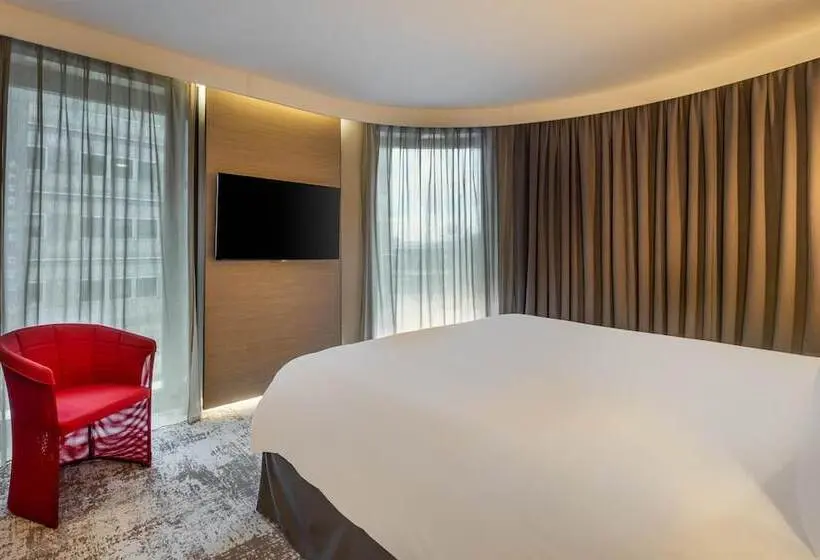 سوییت, Radisson Blu CDG Airport Terminal Hotel, Paris