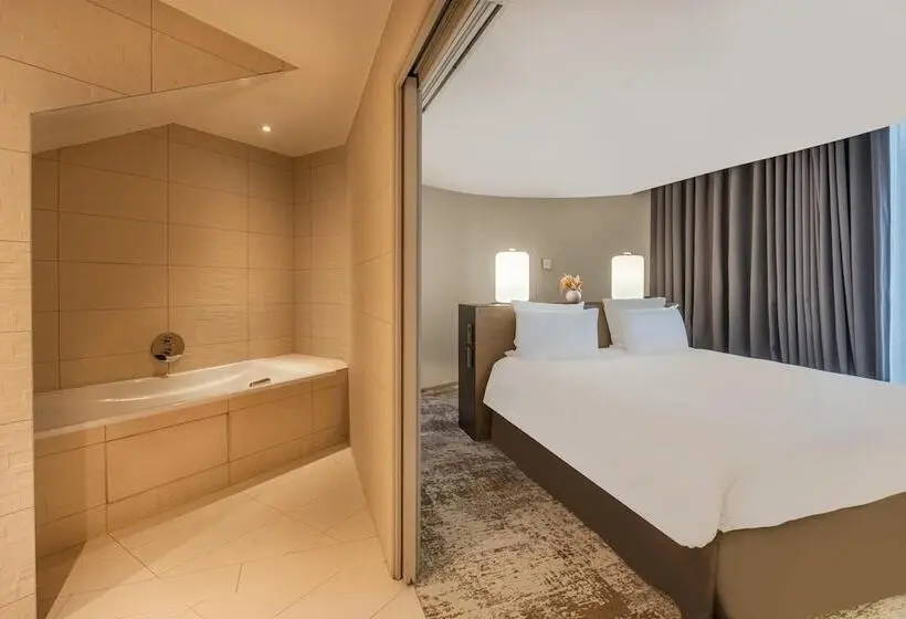 سوییت, Radisson Blu CDG Airport Terminal Hotel, Paris