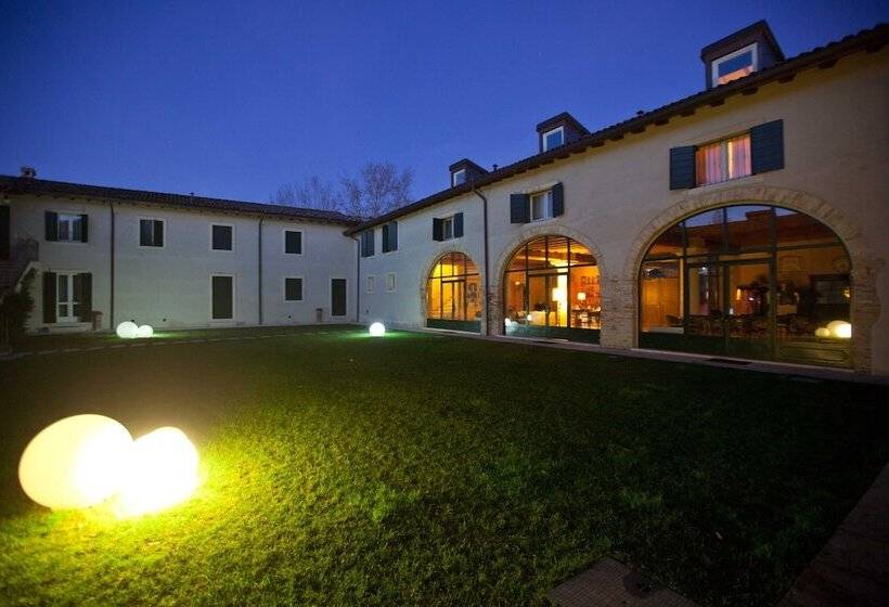 شقة غرفة واحدة, Relais Corte Paradiso