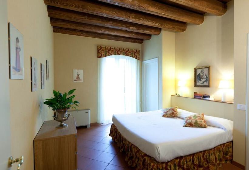 آپارتمان 3 خوابه, Relais Corte Paradiso