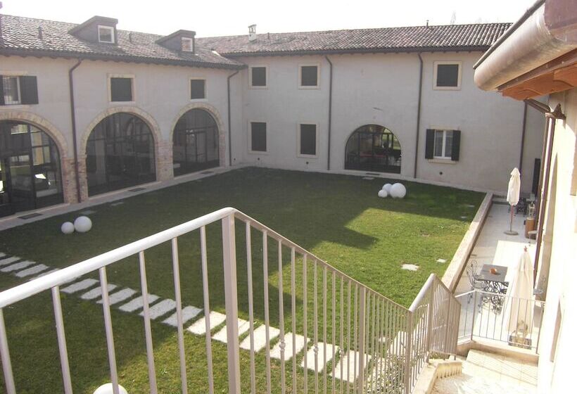 آپارتمان 3 خوابه, Relais Corte Paradiso