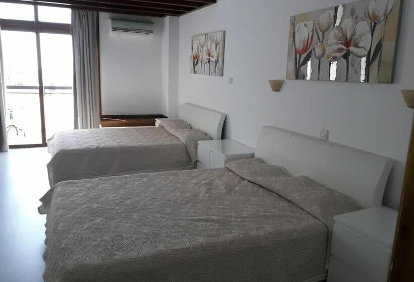 패밀리 아파트, Agrino Hotel Apartments