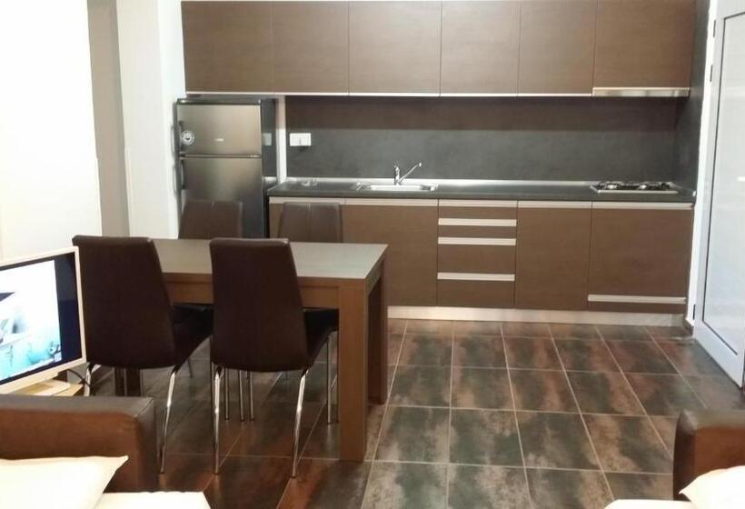 Семейные Апартаменты, Agrino Hotel Apartments