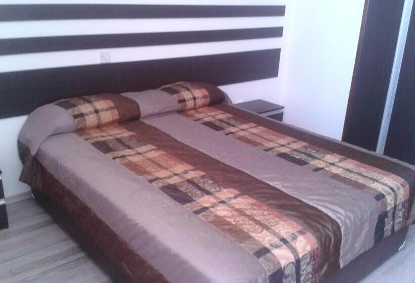 패밀리 아파트, Agrino Hotel Apartments