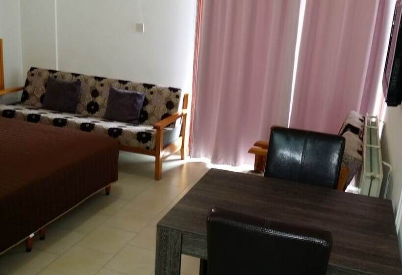 스탠다드 스튜디오, Agrino Hotel Apartments