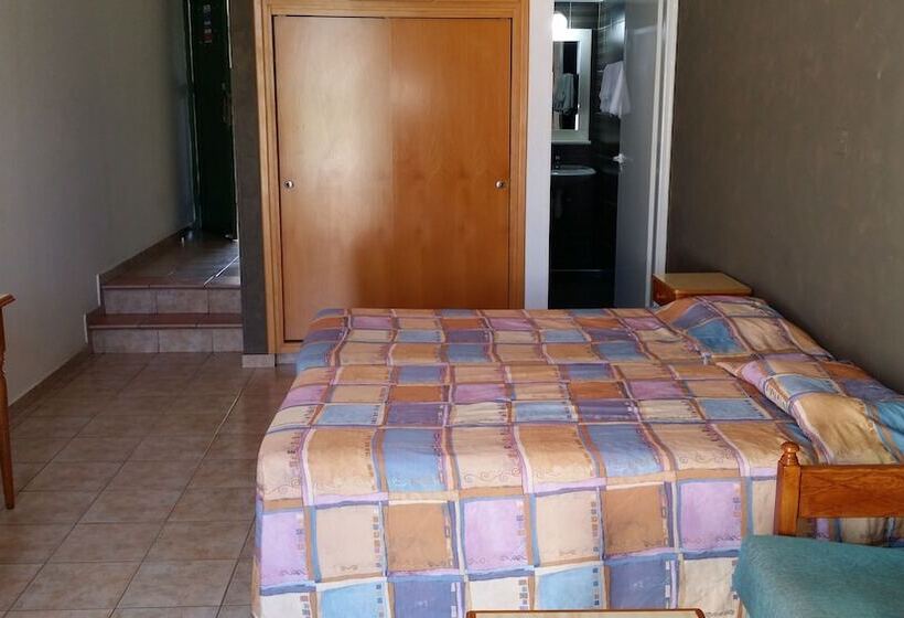 스탠다드 스튜디오, Agrino Hotel Apartments