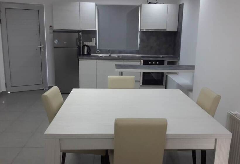 Семейные Апартаменты 3 Спальни, Agrino Hotel Apartments