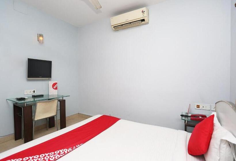 디럭스 룸, Next Generation Guest House Block Bl Plot No 135
