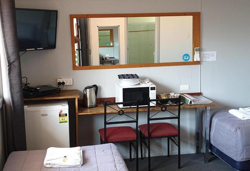 Семейный Номер, Civic Motel Grafton
