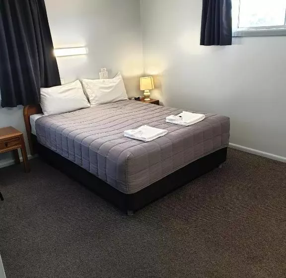 スイート, Civic Motel Grafton