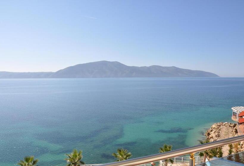 小型套房带海景, Coral Hotel & Resort