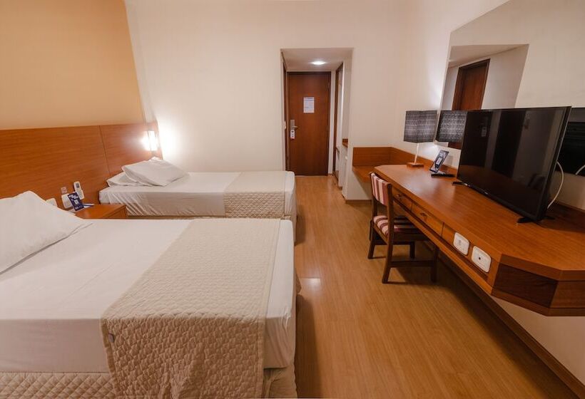 غرفة ديلوكس ثلاثية, Caiua