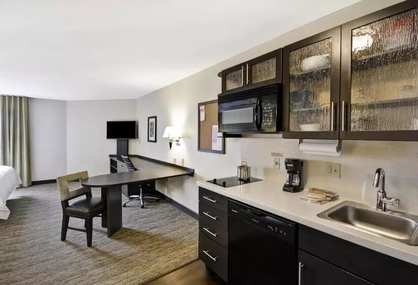 キングサイズベッドのスイートルーム, Candlewood Suites Smyrna   Nashville , An Ihg