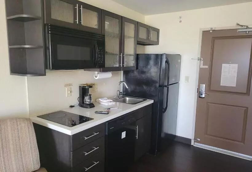 キングサイズベッドのスイートルーム, Candlewood Suites Smyrna   Nashville , An Ihg