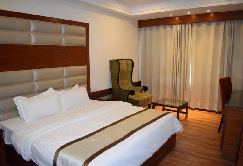 Quarto Real, Cardinal Ambica