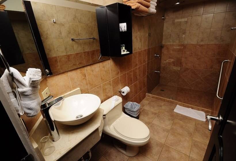 סוויטה, Colono Beach