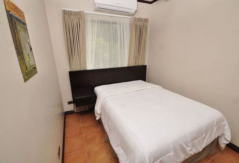 סוויטה, Colono Beach