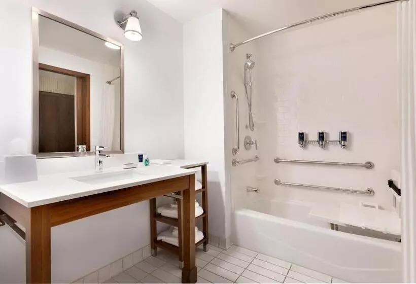 اتاق استاندارد برای معلولان, Four Points By Sheraton Fargo Medical Center