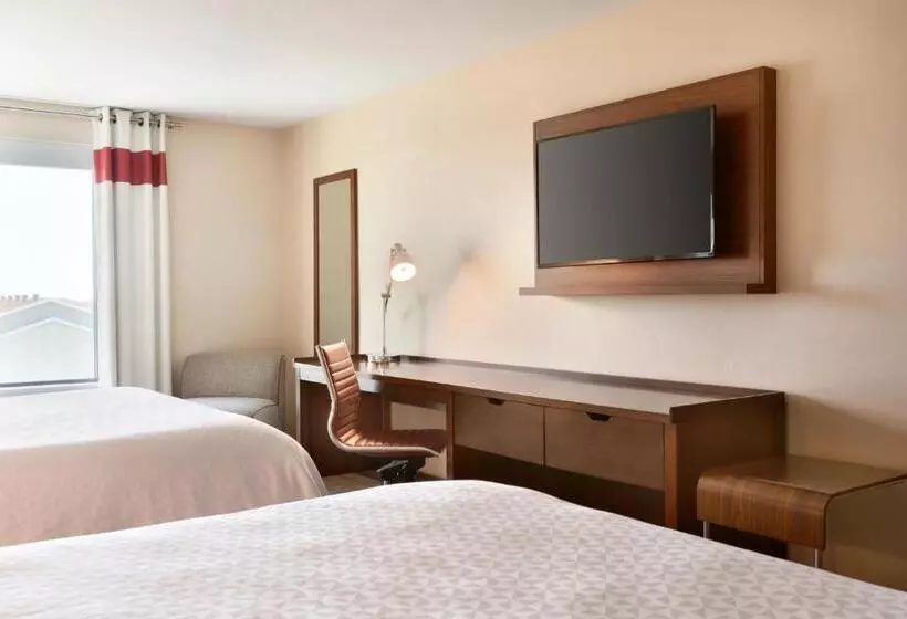 اتاق استاندارد برای معلولان, Four Points By Sheraton Fargo Medical Center