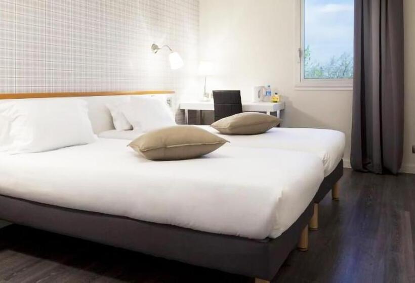 Номер Стандарт, La Voile Rouge