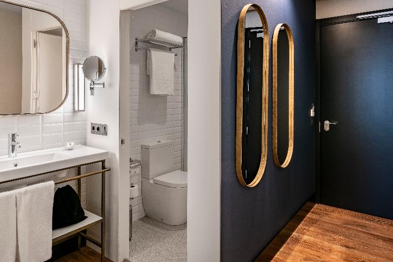 デラックスルーム, Maya Deluxe