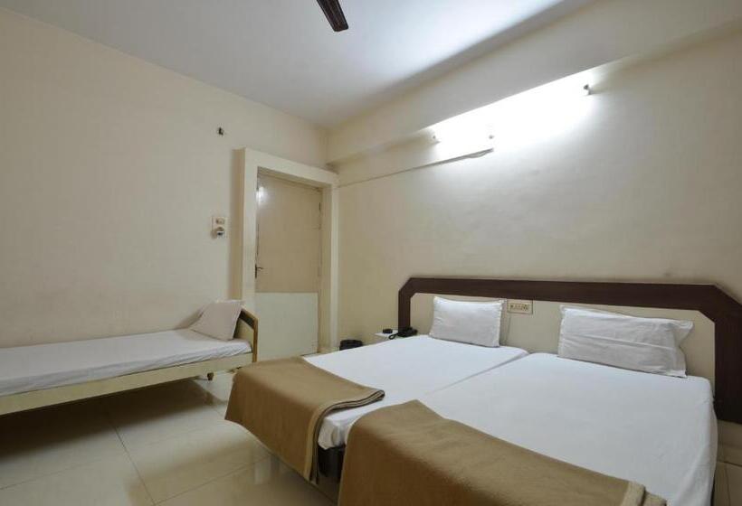 エコノミールーム, Maya Deluxe