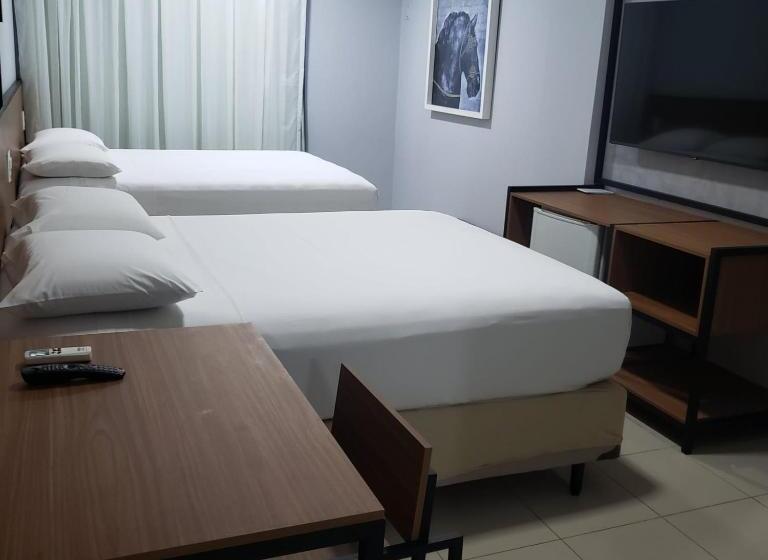 غرفة قياسية ثلاثية, Pratti